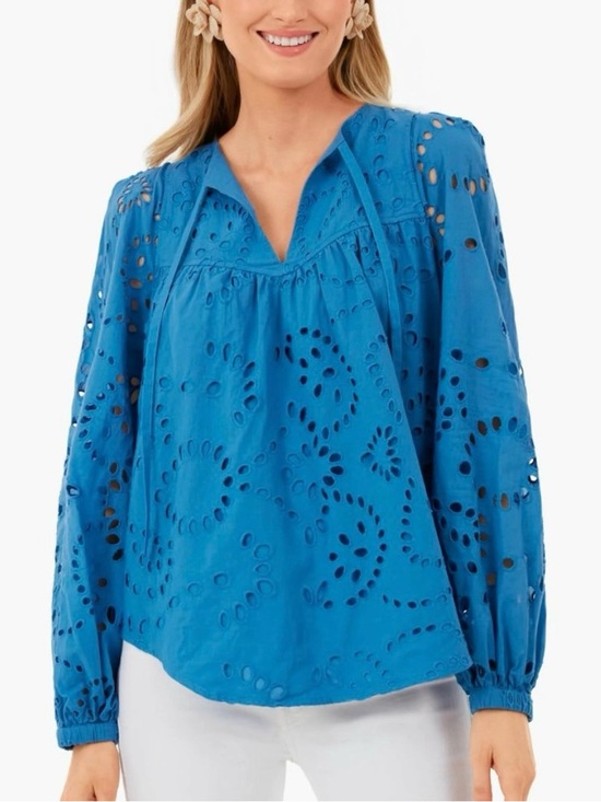 Tuckernuck Tops - Tuckernuck Cotton Grecian Blue Eyelet Kenway Blouse XXL